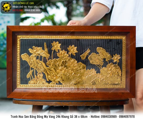 Tranh Hoa Sen mạ vàng 24k khung gỗ 38x68cm