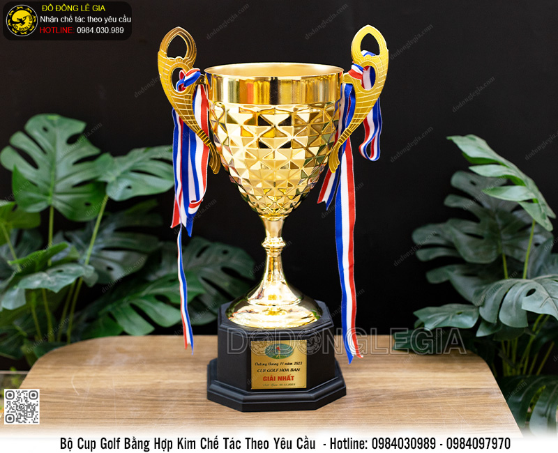 bo-cup-golf-bang-hop-kim-theo-yeu-cau
