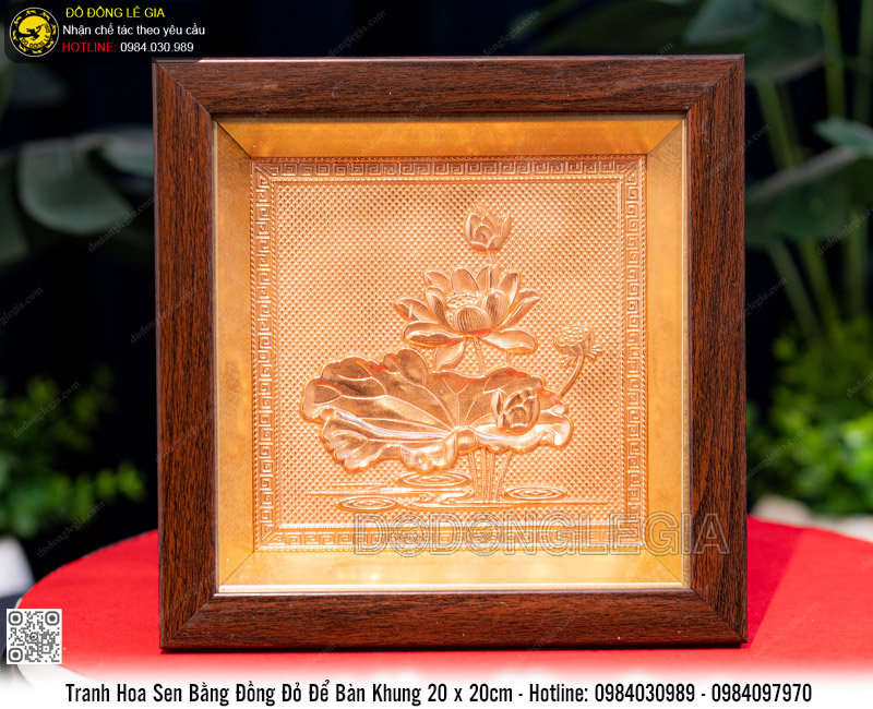 Tranh Hoa Sen Bằng Đồng Đỏ Để Bàn Khung 20 x 20cm
