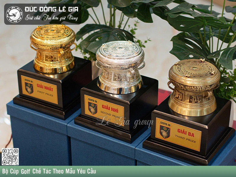 bo-cup-golf-theo-yeu-cau