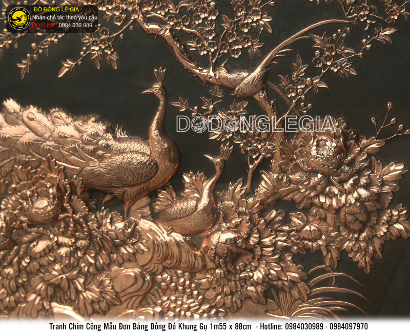 Tranh Chim Công Hoa Mẫu Đơn bằng đồng đỏ khung gỗ gụ 155x88cm