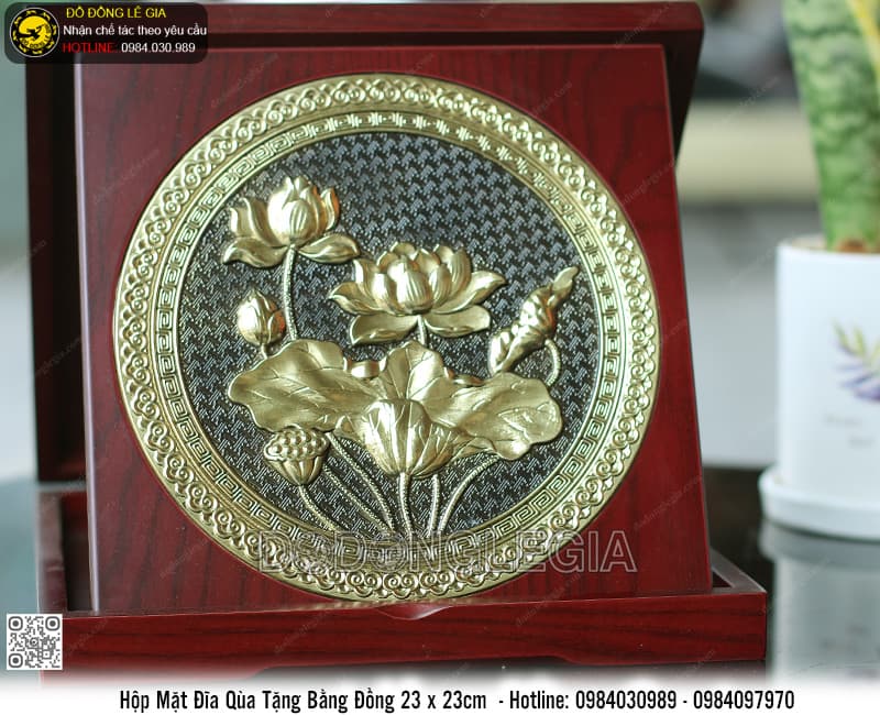 Hộp Mặt Đĩa Hoa Sen bằng đồng 23 x 23cm