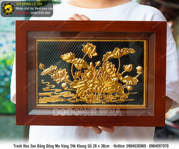 Tranh Hoa Sen mạ vàng 24k khung gỗ 28x38cm